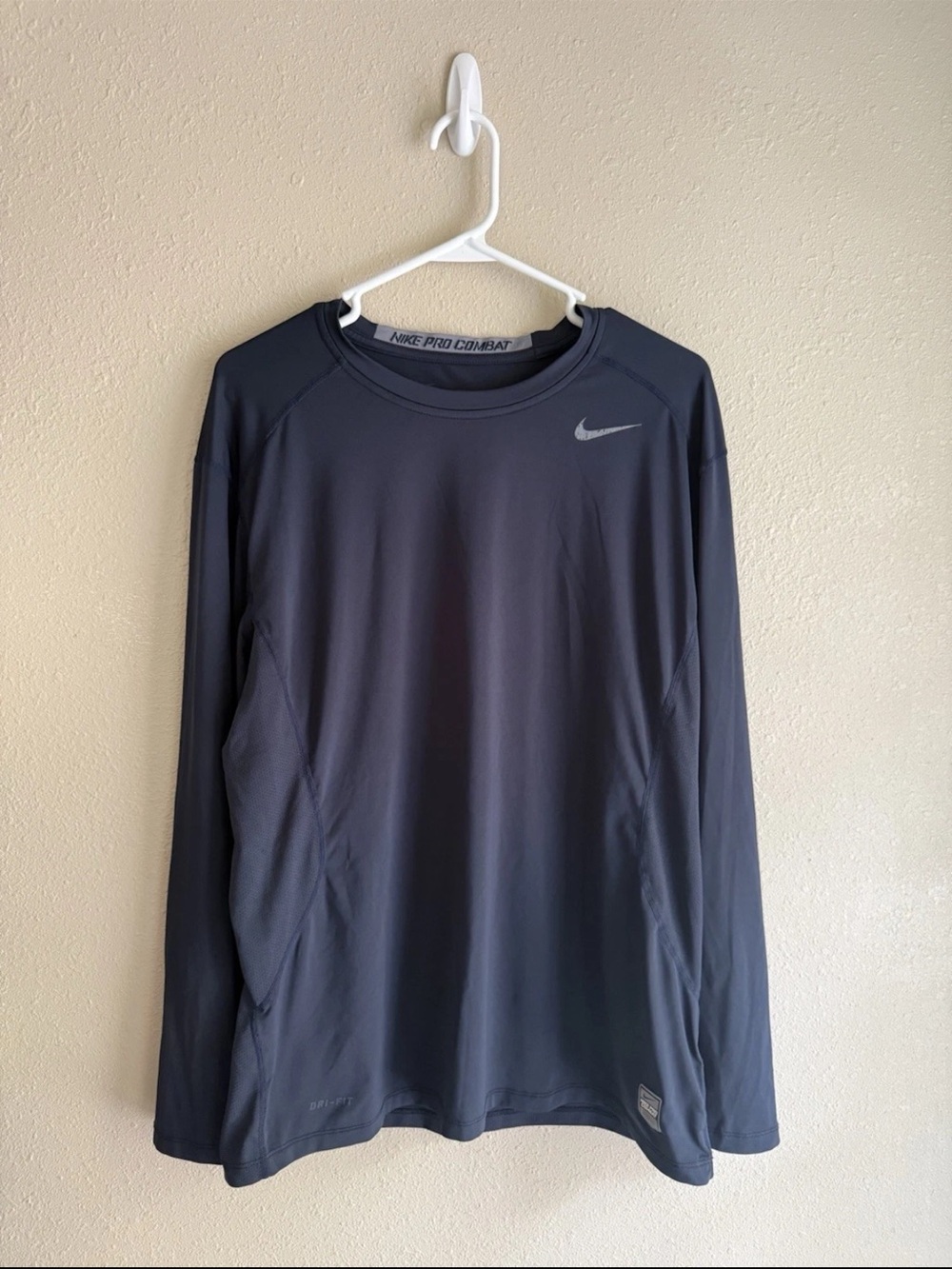 Nike Pro Combat Fitted Men’s Dark Blue Long Sleeve Dri-Fit Shirt XL